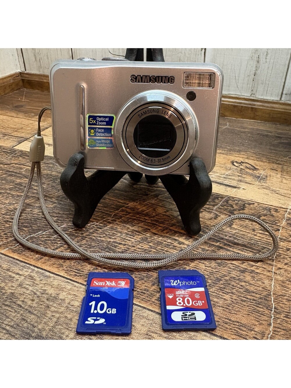 Samsung BL1050 Digital Camera 10.2MP 5x Zoom Silver Digicam w/2 Mem Cards WORKS!